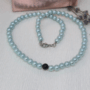 Colier handmade „Blue Harmony” cu perle bleu și agată neagră