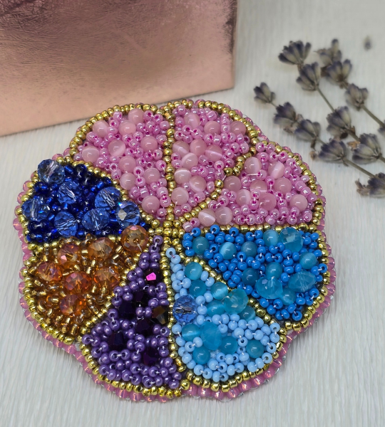 Broșă handmade - Shiny Blossom
