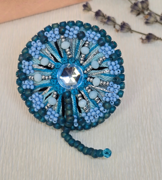 Broșă handmade – Blue Lagoon