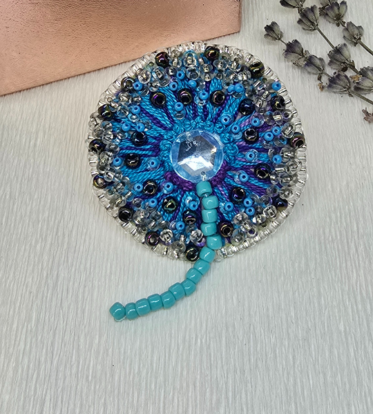 Broșă handmade – Turquoise Radiance