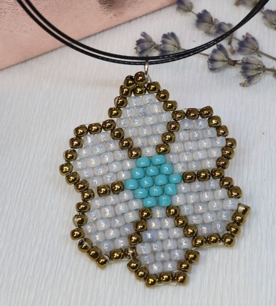 Pandantiv Floare Albă