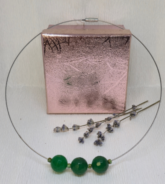Colier handmade „Green Energy” cu pietre verzi