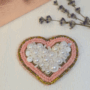 Broșă handmade - Pearl Romance
